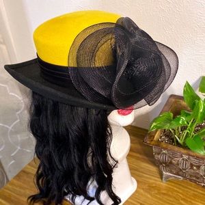 Vintage Black And Yellow Wool Felt Ladies Hat With Bow